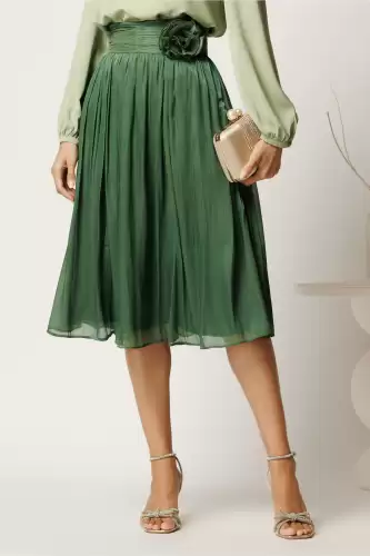 Fusta DY Fashion midi verde in clos din voal cu insertii din fir lurex si floare in talie