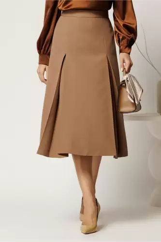 Fusta midi bej din stofa clos cu pliuri