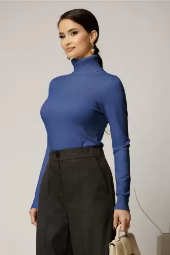 Maleta bleumarin din tricot cu guler intors