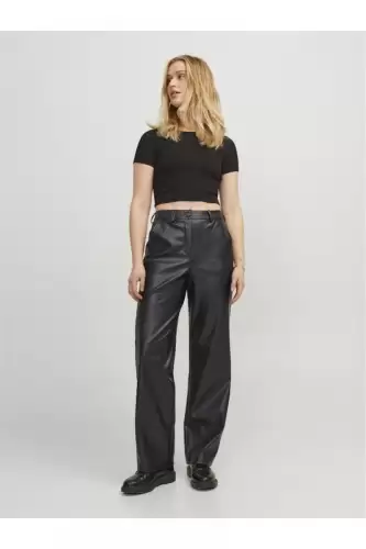 Pantaloni negri din piele eco cu croiala lejera