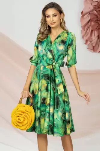 Rochie de zi eleganta in clos verde cu imprimeu pene de paun