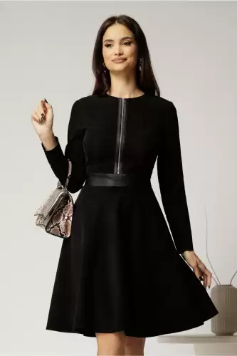 Rochie DY Fashion din stofa velur neagra cu fermoar metalic decorativ si insertii din piele
