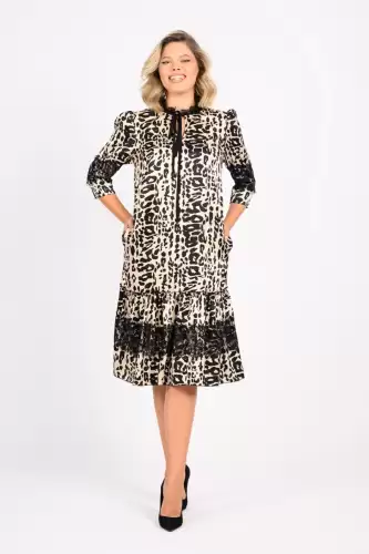 Rochie eleganta midi cu volan la baza si dantela