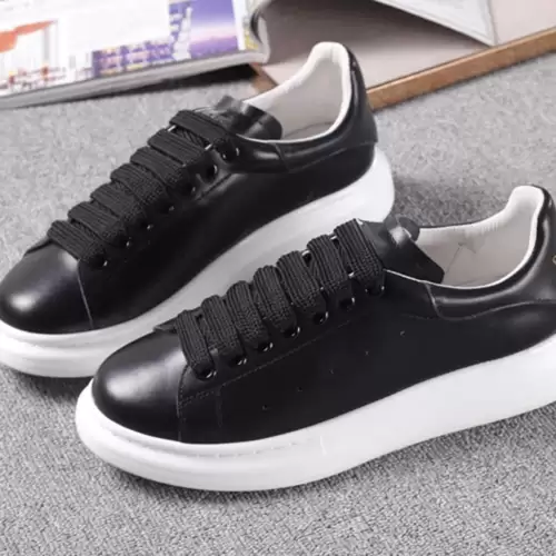 Adidasi unisex  MQ Black White 999