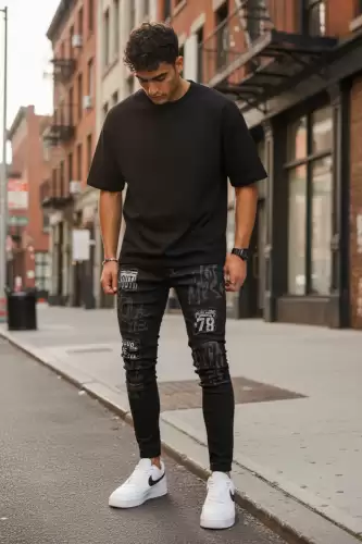 Blugi barbati conici  imprimeu si stikere  1253 H1-4