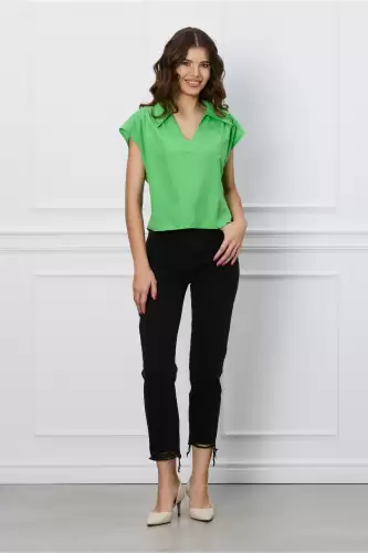 Blugi Kara negri cu rupturi la baza