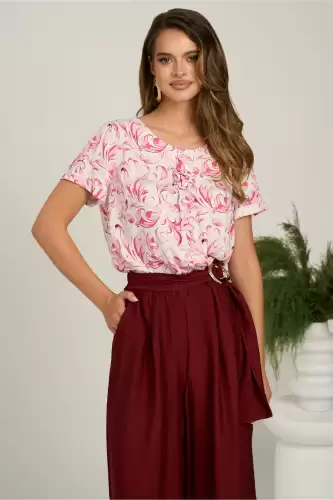 Bluza alba cu imprimeu fucsia din viscoza lejera cu floare la bust