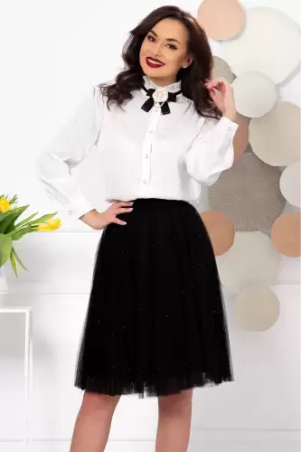 Bluza dama eleganta ecru cu guler cret si floare detasabila