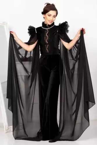 Bluza Ducesa neagra cu maneci tip trena pretioase