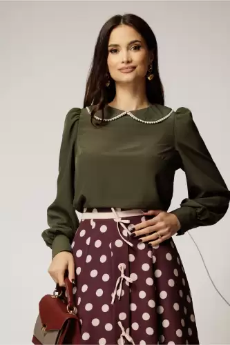 Bluza DY Fashion eleganta din triplu voal kaki cu detalii perlate la guler