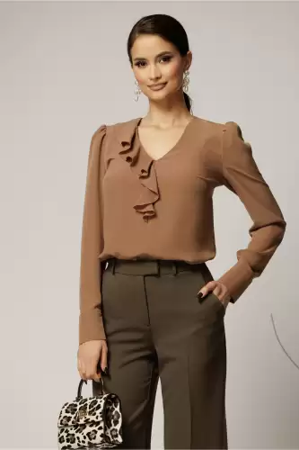 Bluza DY Fashion maro camel din voal plin cu decolteu in V si volanas