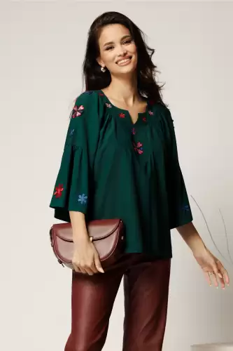 Bluza eleganta din viscoza verde cu broderie traditionala