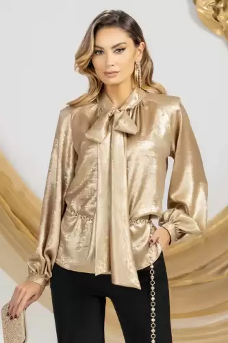 Bluza eleganta satinata prevazuta cu funda maxi si maneca usor bufanta