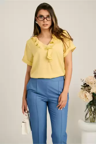 Bluza galbena din viscoza lejera cu volanas la decolteu