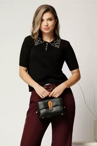 Bluza neagra din tricot cu maneci scurte si strasuri pe guler