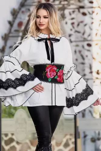Bluza tip ie alba traditionala cu insertii din dantela
