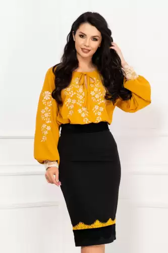 Bluza traditionala mustar din vascoza cu flori ecru brodate