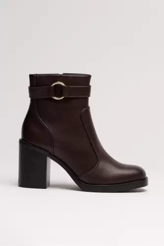 Botine maro din piele ecologica de dama cu toc patrat si catarama