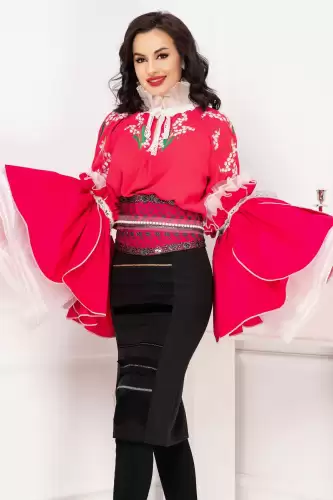 Brau ciclam cu flori brodate si banda din perle