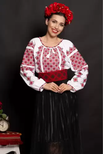 Brau traditional rosu Matilda cu simbolul rombului