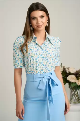 Camasa DY Fashion alba cu flori bleu din voal si maneci scurte