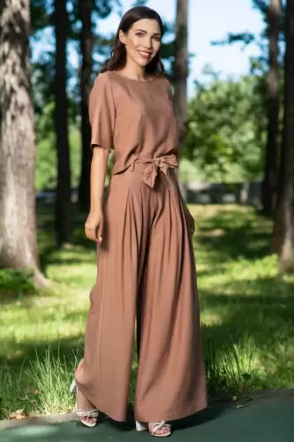 Compleu dama bej din vascoza cu pantaloni evazati