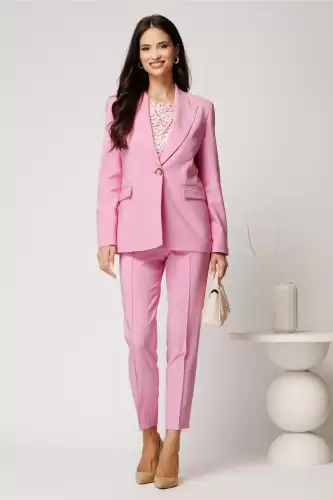 Compleu roz din stofa cu sacou si pantaloni