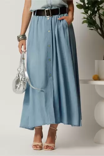 Fusta midi albastra din denim in clos cu nasturi si curea