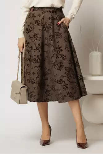 Fusta midi maro cu imprimeuri din catifea si nasturi decorativi pe talie