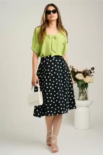 Fusta midi neagra din voal in clos cu buline