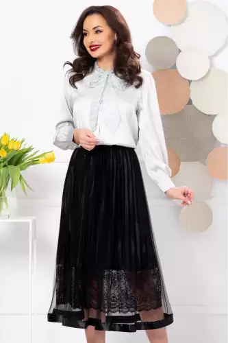 Fusta midi plisata neagra din tulle cu insertie din dantela