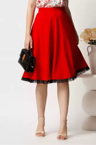 Fusta midi rosie din viscoza in clos cu dantela la baza