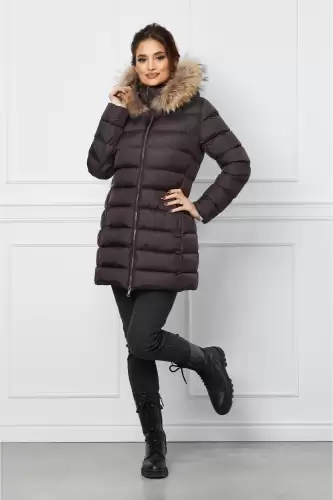 Geaca maro inchis cu blanita naturala la gluga