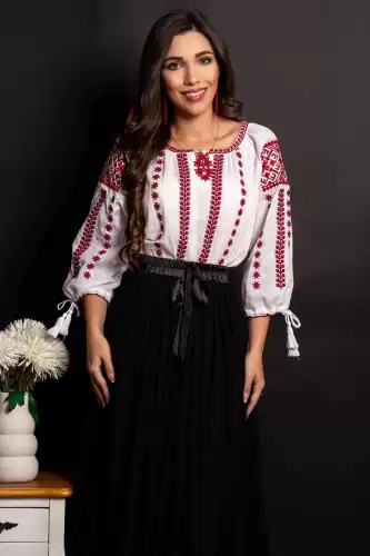 Ie alba din bumbac Marioara cu broderie rosie traditionala