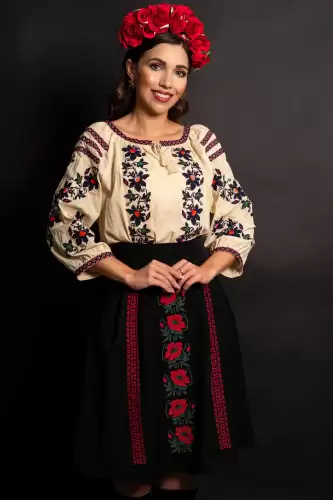 Ie dama crem Aurora cu narcise brodate