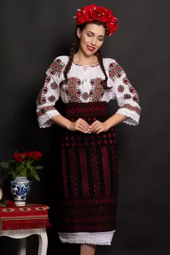 Ie dama din bumbac Niculina cu broderie traditionala