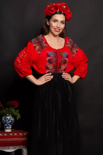 Ie dama rosie Stefania cu broderie florala traditionala