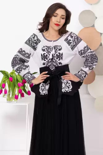 Ie dama traditionala Stela din bumbac cu broderie neagra