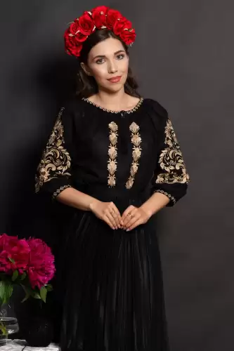 Ie neagra traditionala Savanna cu gladiole brodate