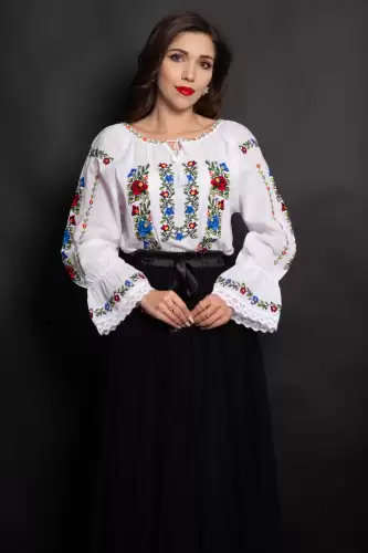 Ie traditionala alba cu broderie florala Amalia din bumbac