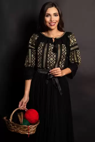 Ie traditionala neagra din bumbac Carina cu broderie aurie