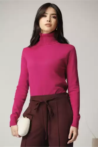 Maleta din tricot fucsia cu guler intors
