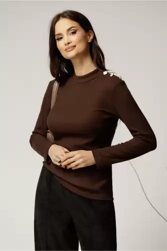 Maleta DY Fashion din tricot maro cu guler si nasturi decorativi