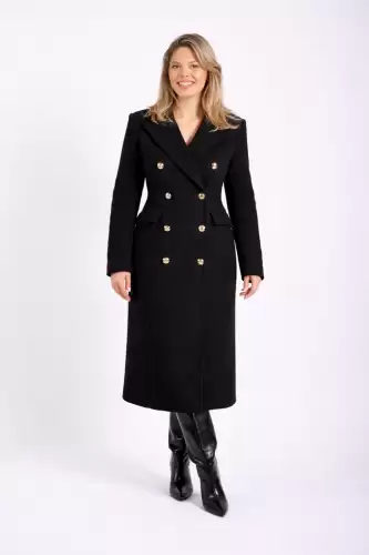 Palton negru cambrat cu slit la spate si doua randuri de nasturi