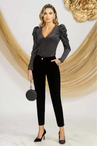 Pantaloni conici negri din catifea cu nature pretios