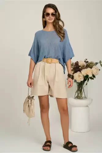 Pantaloni scurti bej din in cu croi lejer si curea in talie