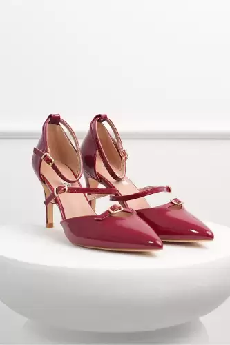 Pantofi rosii lacuiti din piele ecologica cu barete