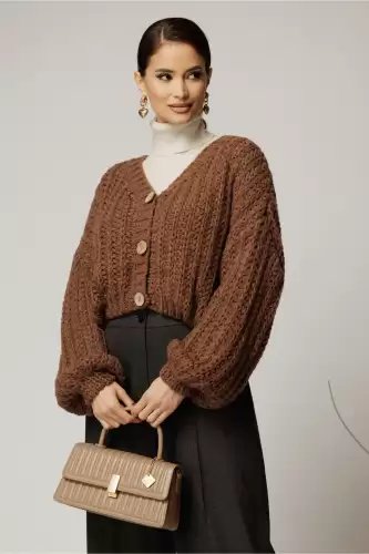 Pulover scurt maro tricotat lejer