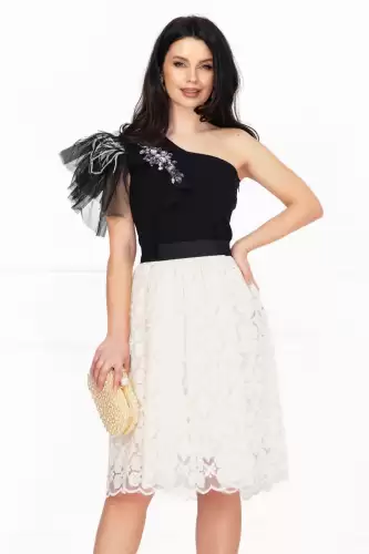 Rochie de ocazie bicolora in clos cu fulgi si pietre decorative