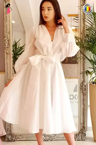 Rochie de ocazie din organza alba usor sidefata